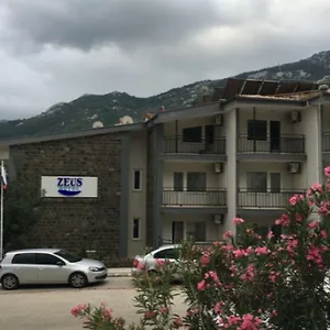 Zeus Hotel